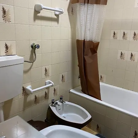 Quarto Casa Familiar Ubytování v soukromí Viseu